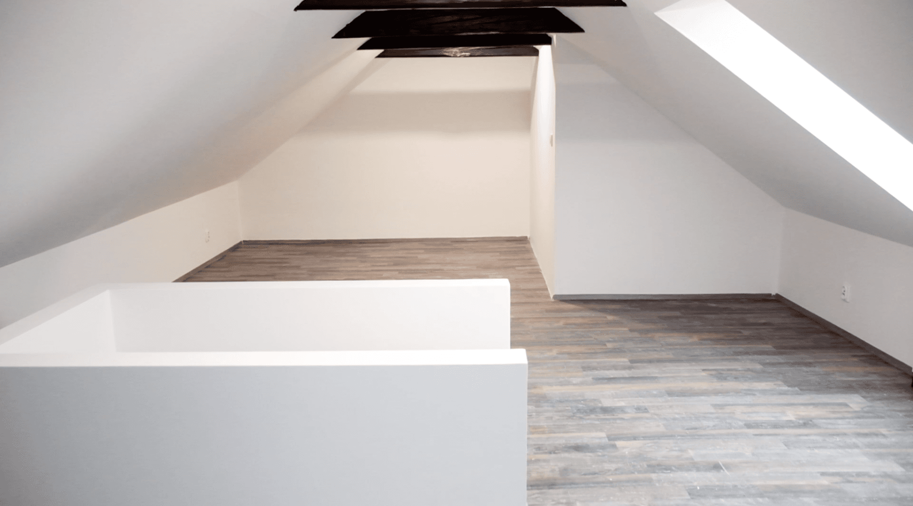 Prenájom bytu 2-izbový 115 m², Růžová, Liberec, Liberecký kraj Prenájom bytu 2-izbový 115 m², Růžová, Liberec, Liberecký kraj