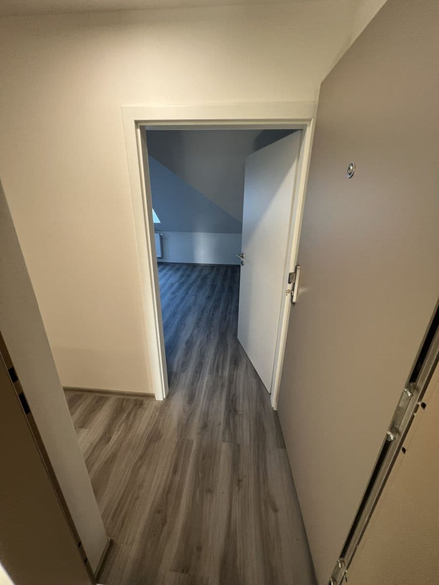 Prenájom bytu 1-izbový 32 m², Podbělohorská, Praha, Praha Prenájom bytu 1-izbový 32 m², Podbělohorská, Praha, Praha