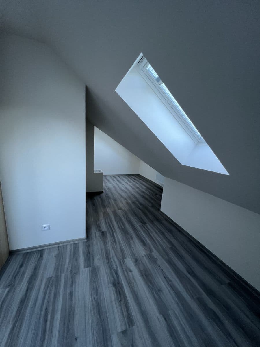 Prenájom bytu 1-izbový 32 m², Podbělohorská, Praha, Praha Prenájom bytu 1-izbový 32 m², Podbělohorská, Praha, Praha