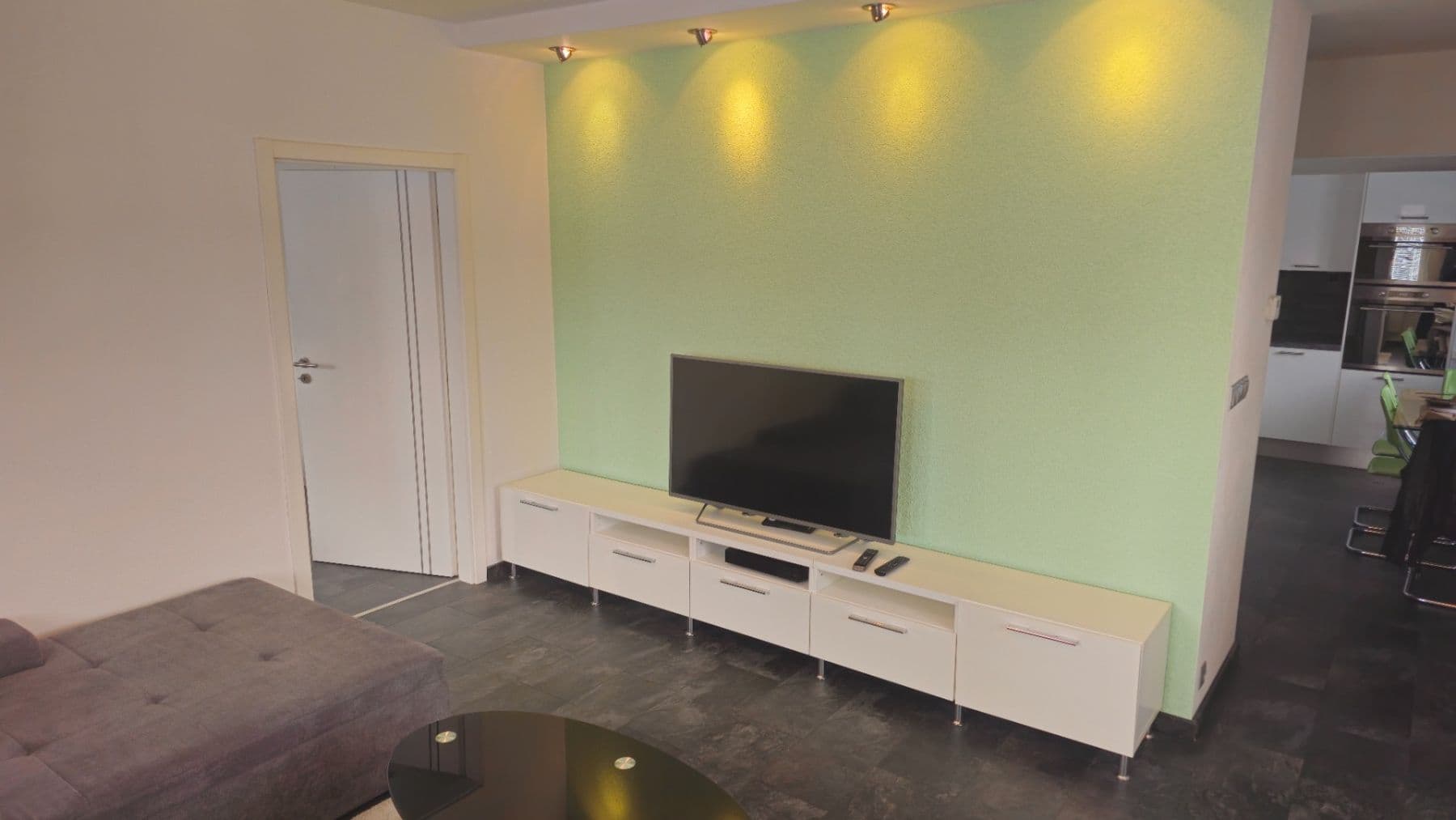 Prenájom bytu 2-izbový 55 m², Gaštanová, Bratislava - mestská časť Staré Mesto, Bratislavský kraj Prenájom bytu 2-izbový 55 m², Gaštanová, Bratislava - mestská časť Staré Mesto, Bratislavský kraj