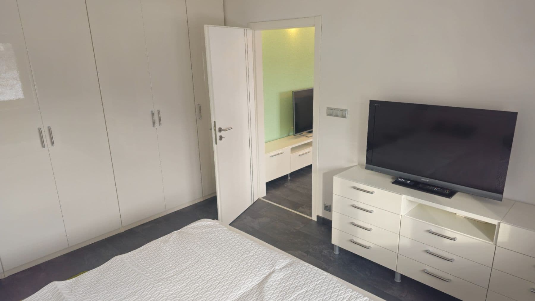 Prenájom bytu 2-izbový 55 m², Gaštanová, Bratislava - mestská časť Staré Mesto, Bratislavský kraj Prenájom bytu 2-izbový 55 m², Gaštanová, Bratislava - mestská časť Staré Mesto, Bratislavský kraj