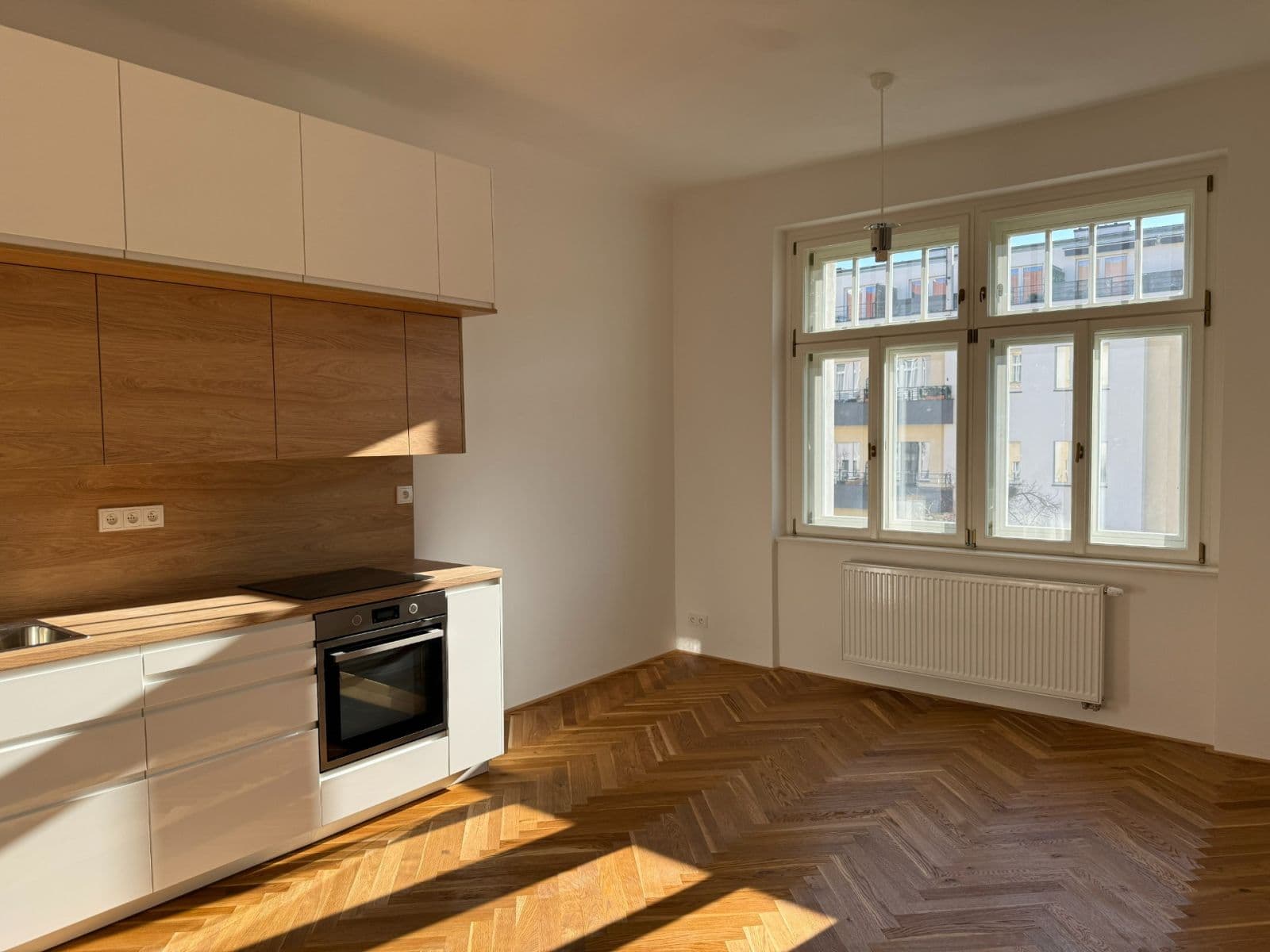 Prenájom bytu 2-izbový 52 m², 28. pluku, Praha, Praha Prenájom bytu 2-izbový 52 m², 28. pluku, Praha, Praha