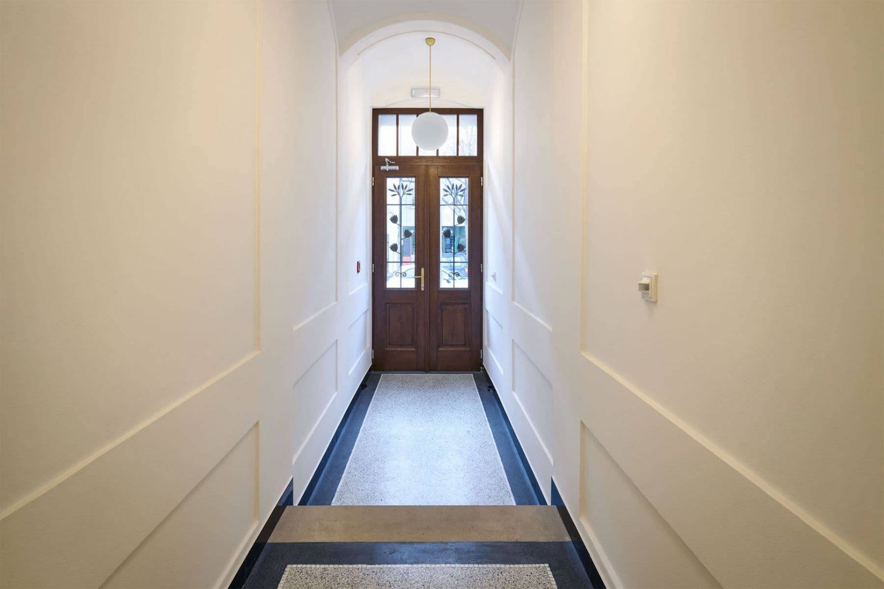 Prenájom bytu 2-izbový 52 m², 28. pluku, Praha, Praha Prenájom bytu 2-izbový 52 m², 28. pluku, Praha, Praha