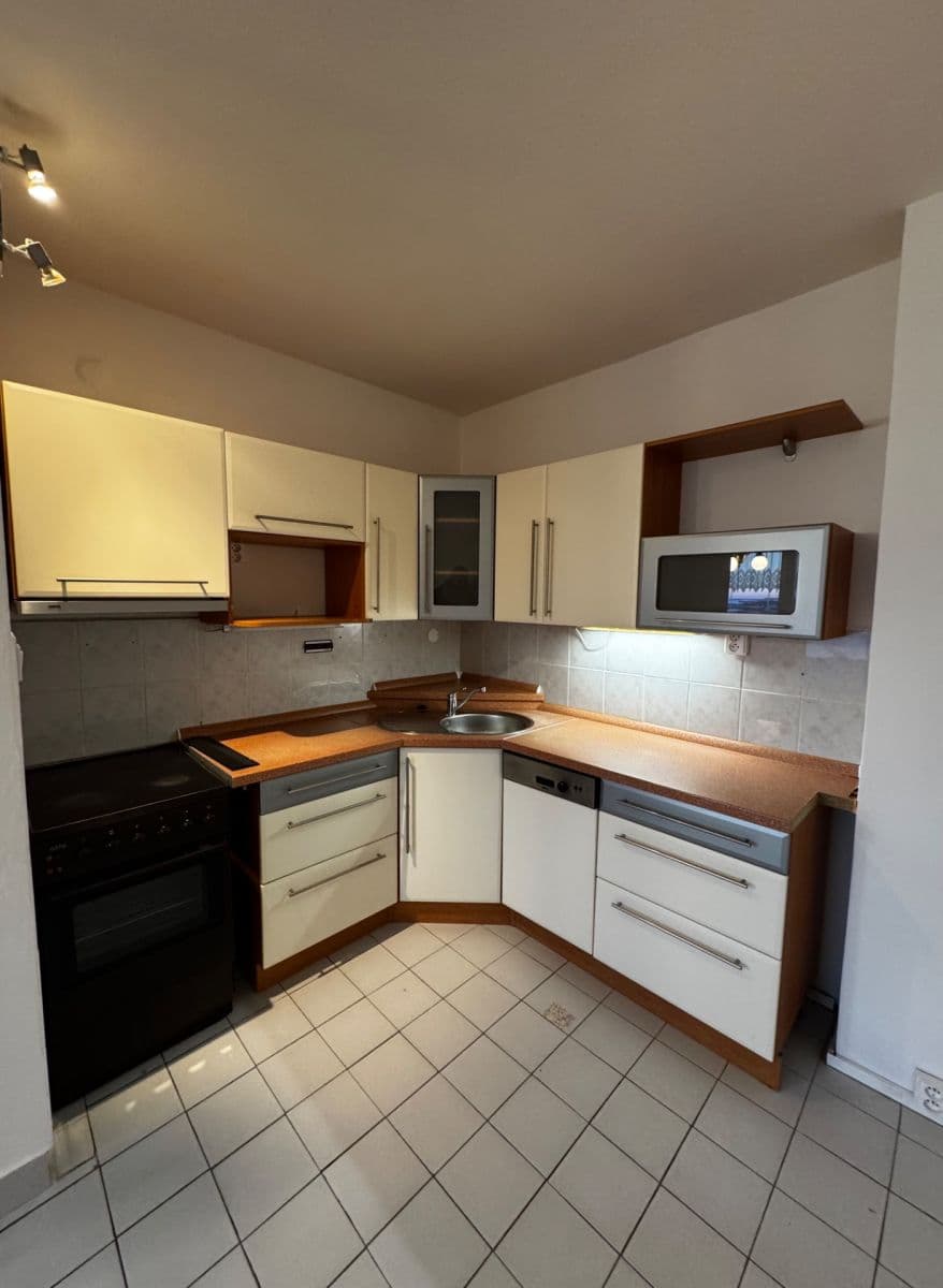 Predaj bytu 3-izbový 56 m², Vratislavská, Praha, Praha Predaj bytu 3-izbový 56 m², Vratislavská, Praha, Praha