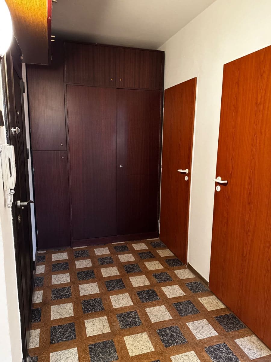 Predaj bytu 3-izbový 56 m², Vratislavská, Praha, Praha Predaj bytu 3-izbový 56 m², Vratislavská, Praha, Praha
