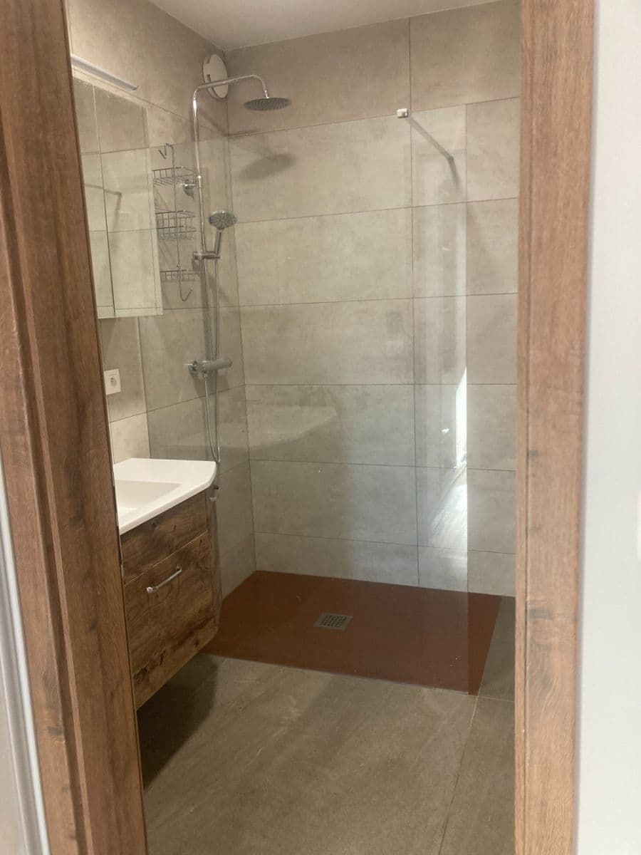 Prenájom bytu 3-izbový 70 m², U Uranie, Praha, Praha Prenájom bytu 3-izbový 70 m², U Uranie, Praha, Praha