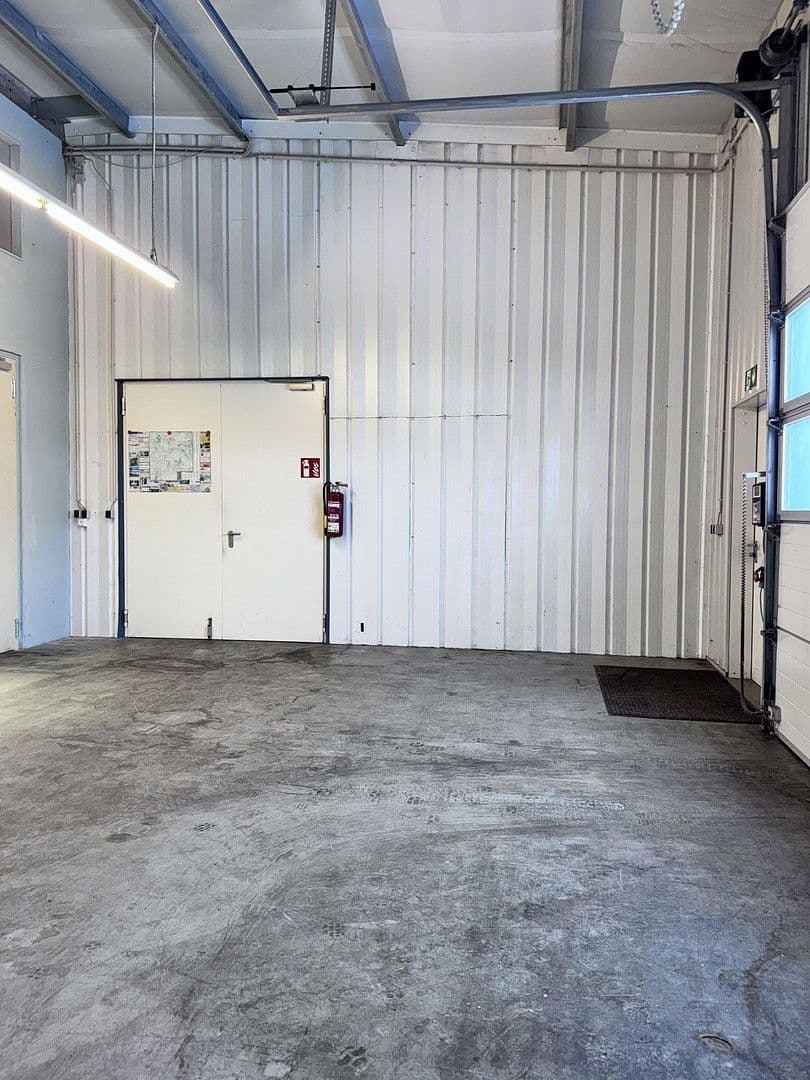 Prenájom nebytového priestoru 183 m², Thiendorf, Sasko Prenájom nebytového priestoru 183 m², Thiendorf, Sasko