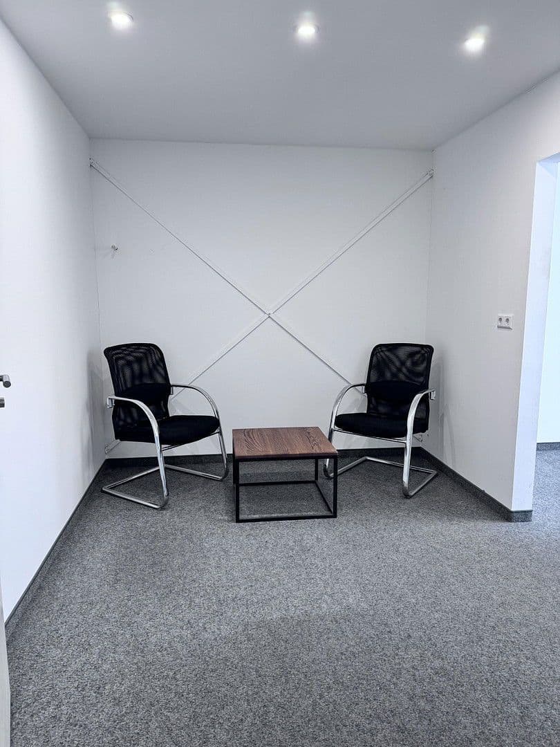 Prenájom nebytového priestoru 183 m², Thiendorf, Sasko Prenájom nebytového priestoru 183 m², Thiendorf, Sasko