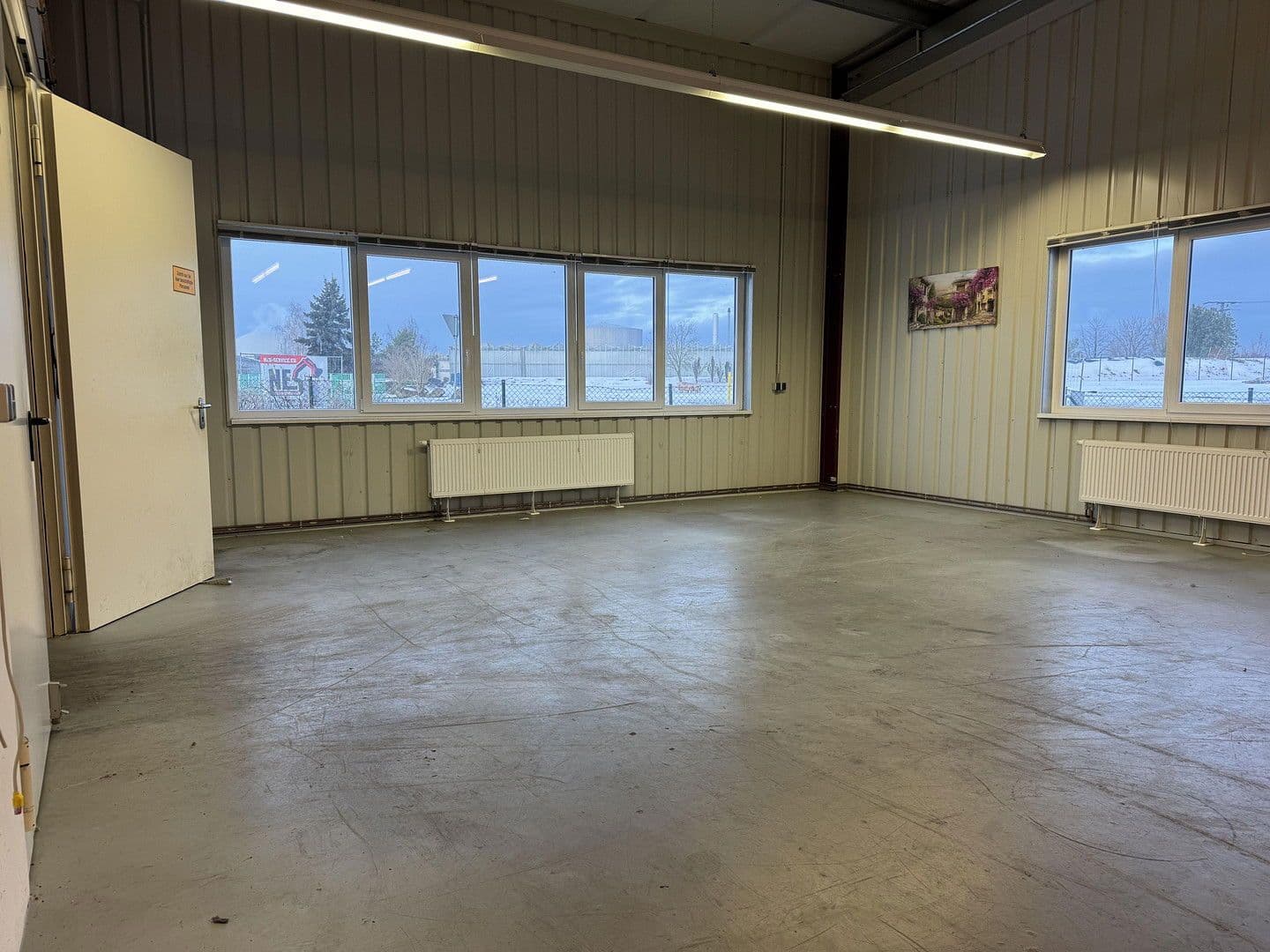 Prenájom nebytového priestoru 183 m², Thiendorf, Sasko Prenájom nebytového priestoru 183 m², Thiendorf, Sasko