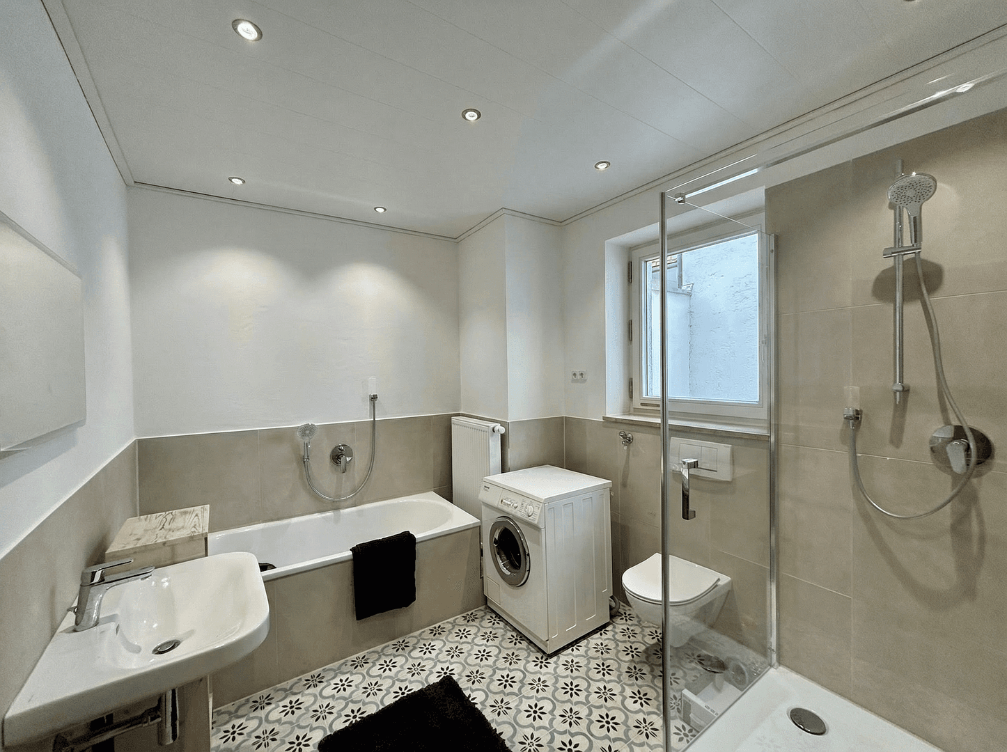 Prenájom bytu 1-izbový 200 m², Augsburg, Bavorsko Prenájom bytu 1-izbový 200 m², Augsburg, Bavorsko