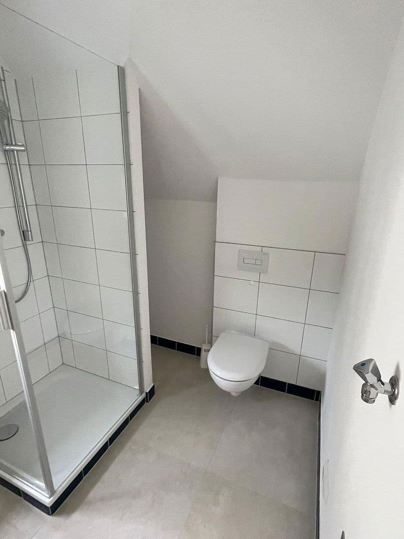 Prenájom bytu 3-izbový 81 m², Frankfurt am Main, Hesensko Prenájom bytu 3-izbový 81 m², Frankfurt am Main, Hesensko