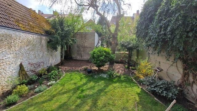 Predaj domu 235 m², pozemek 231 m², Spindelstrasse 36a, Osnabrück, Dolné Sasko Predaj domu 235 m², pozemek 231 m², Spindelstrasse 36a, Osnabrück, Dolné Sasko