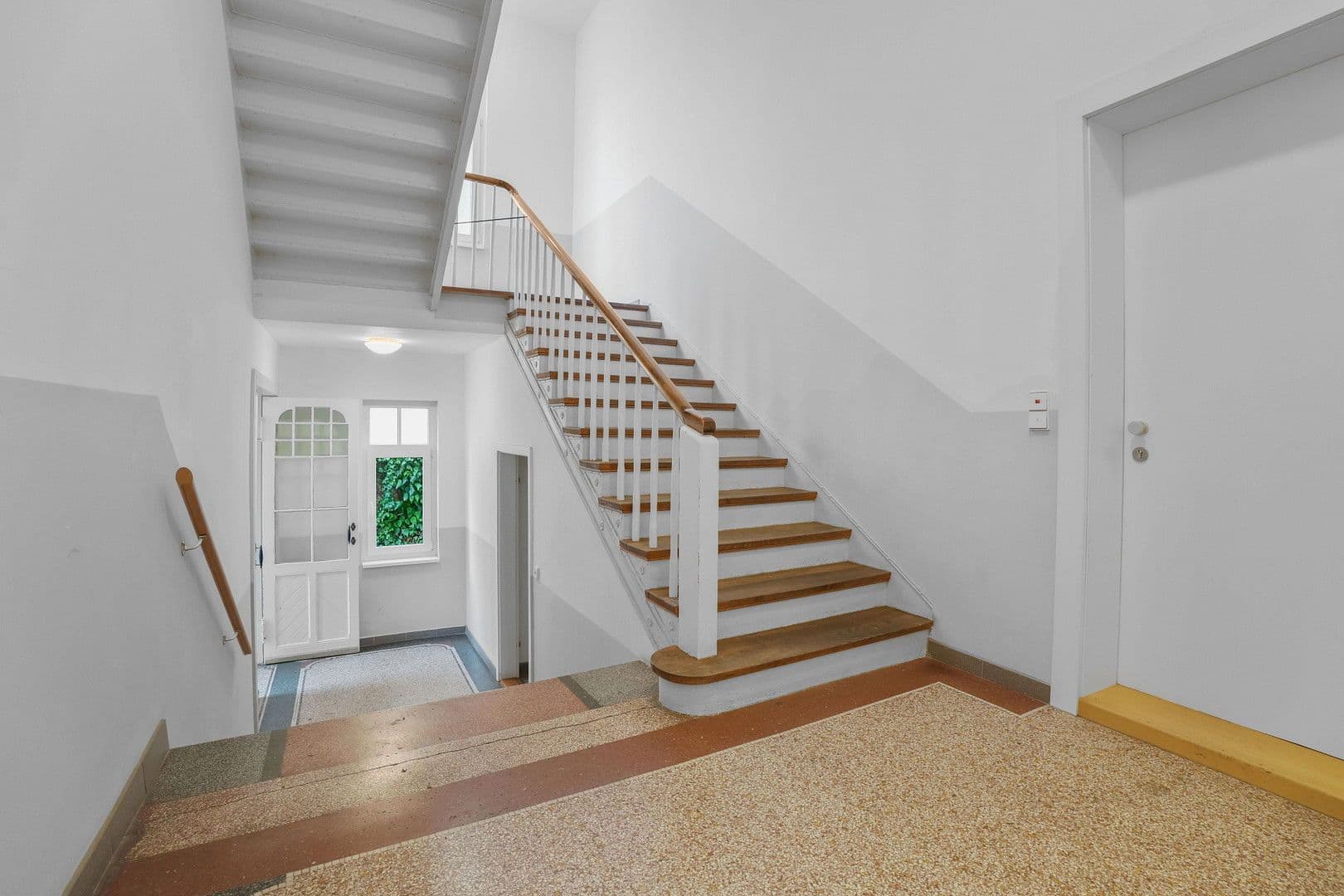 Prenájom kancelárie 121 m², Grazer Straße 30, Hannover, Dolné Sasko Prenájom kancelárie 121 m², Grazer Straße 30, Hannover, Dolné Sasko