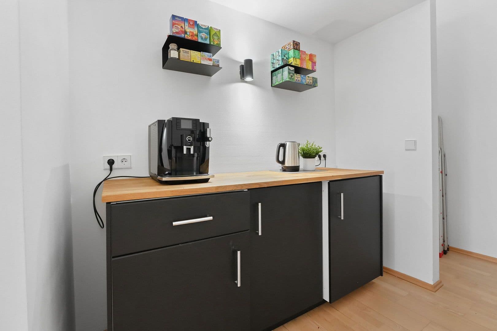 Prenájom kancelárie 121 m², Grazer Straße 30, Hannover, Dolné Sasko Prenájom kancelárie 121 m², Grazer Straße 30, Hannover, Dolné Sasko