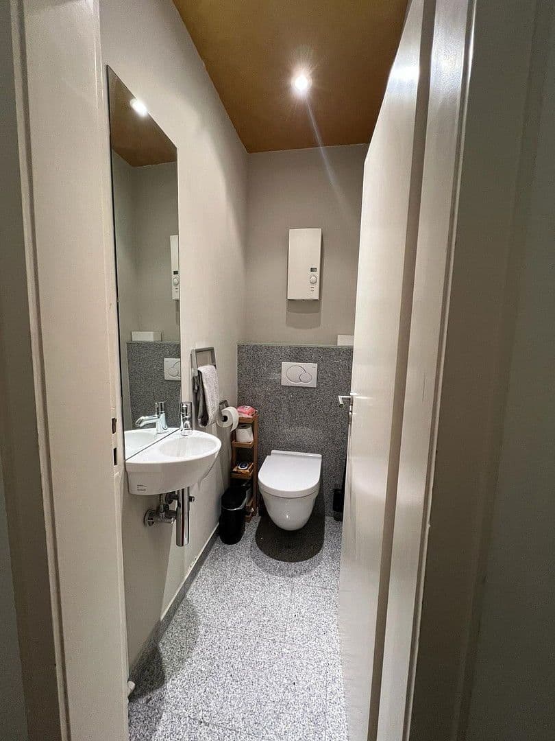 Prenájom bytu 2-izbový 95 m², Moltkestraße 127, Köln, Severné Porýnie - Westfálsko Prenájom bytu 2-izbový 95 m², Moltkestraße 127, Köln, Severné Porýnie - Westfálsko