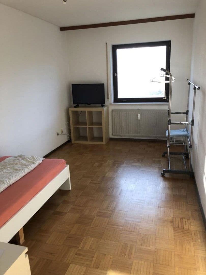 Prenájom bytu 4-izbový 105 m², Einsteinstr. 42, Heilbronn, Bádensko-Wurttembersko Prenájom bytu 4-izbový 105 m², Einsteinstr. 42, Heilbronn, Bádensko-Wurttembersko