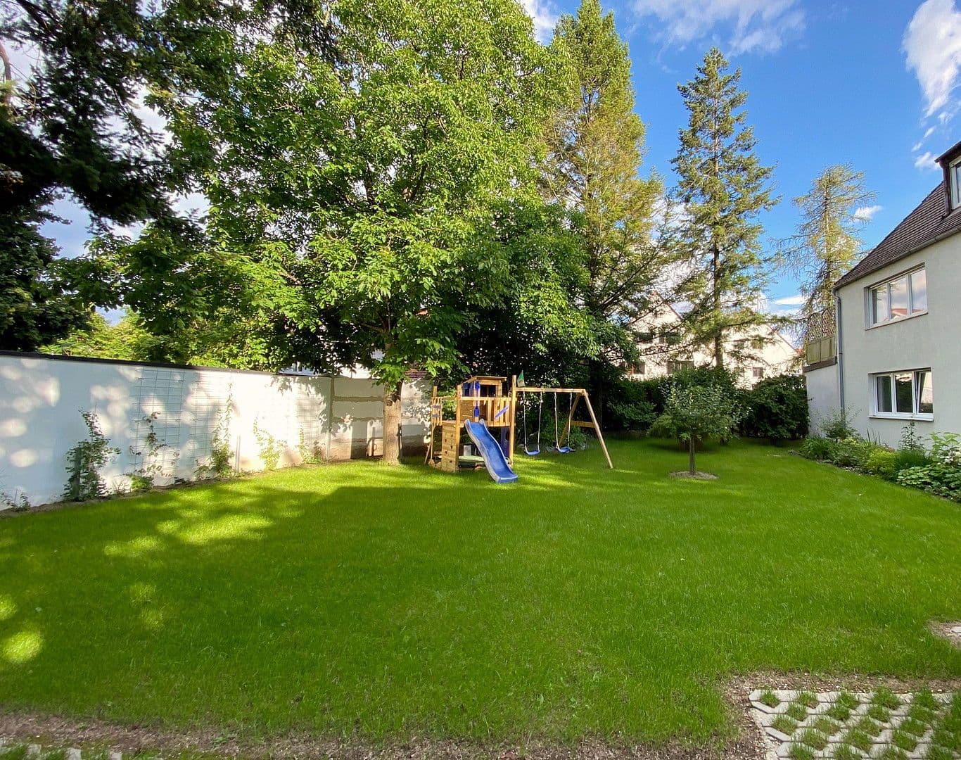 Prenájom bytu 2-izbový 68 m², Landsham b. Kirchheim, Bavorsko Prenájom bytu 2-izbový 68 m², Landsham b. Kirchheim, Bavorsko