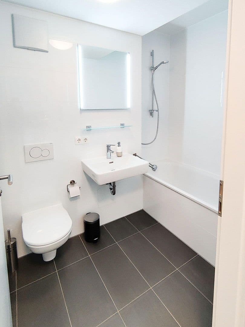 Prenájom bytu 1-izbový 37 m², München, Bavorsko Prenájom bytu 1-izbový 37 m², München, Bavorsko