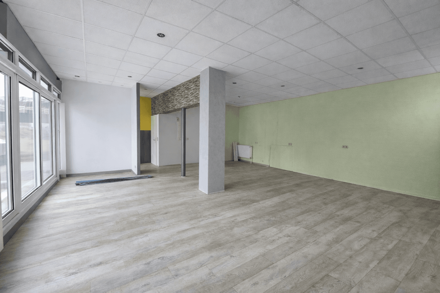 Prenájom kancelárie 50 m², Rathausplatz 3, Mühlacker, Bádensko-Wurttembersko Prenájom kancelárie 50 m², Rathausplatz 3, Mühlacker, Bádensko-Wurttembersko