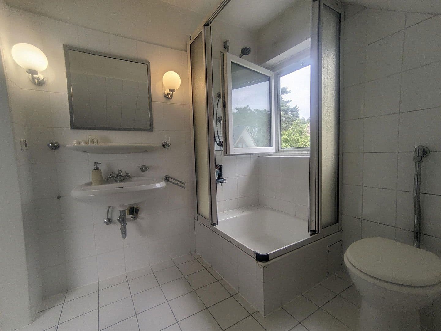 Predaj domu 147 m², pozemek 828 m², Celle, Dolné Sasko Predaj domu 147 m², pozemek 828 m², Celle, Dolné Sasko