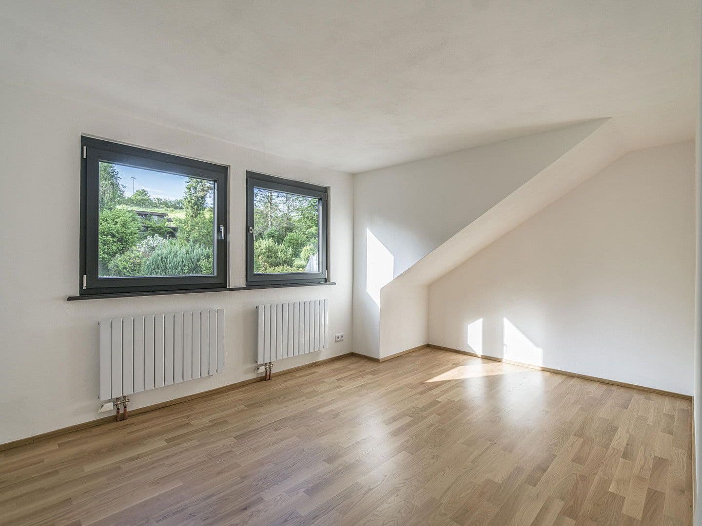 Prenájom bytu 4-izbový 86 m², Taunusstein, Hesensko Prenájom bytu 4-izbový 86 m², Taunusstein, Hesensko