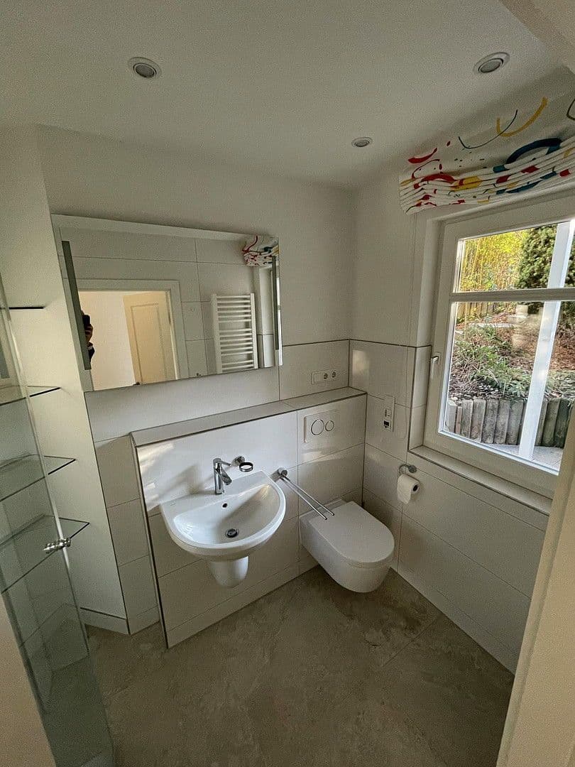 Prenájom bytu 6-izbový 175 m², Oberursel (Taunus), Hesensko Prenájom bytu 6-izbový 175 m², Oberursel (Taunus), Hesensko