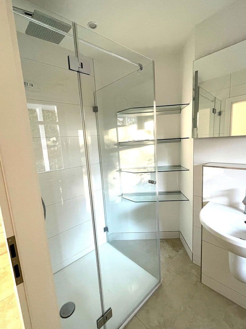 Prenájom bytu 6-izbový 175 m², Oberursel (Taunus), Hesensko Prenájom bytu 6-izbový 175 m², Oberursel (Taunus), Hesensko