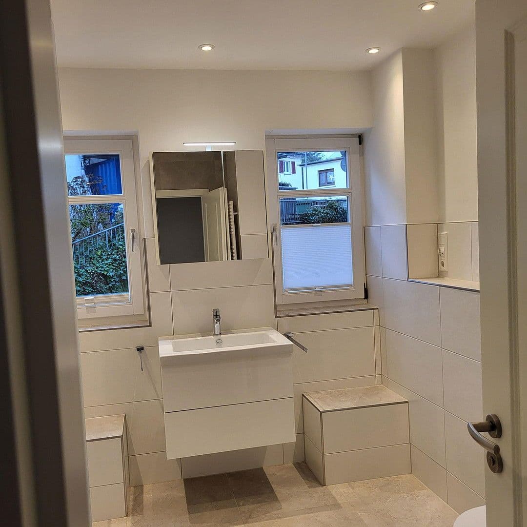 Prenájom bytu 6-izbový 175 m², Oberursel (Taunus), Hesensko Prenájom bytu 6-izbový 175 m², Oberursel (Taunus), Hesensko