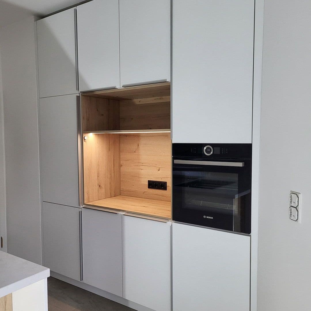 Prenájom bytu 6-izbový 175 m², Oberursel (Taunus), Hesensko Prenájom bytu 6-izbový 175 m², Oberursel (Taunus), Hesensko