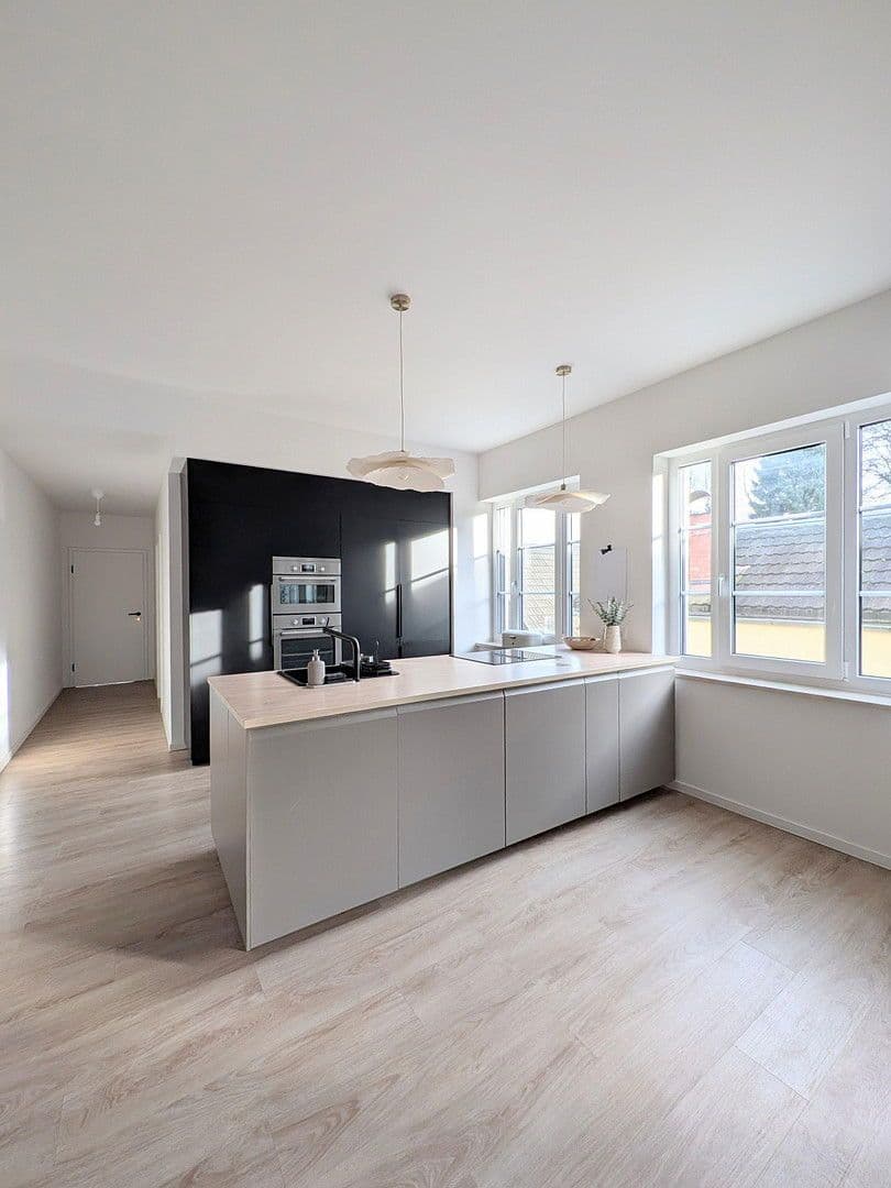 Predaj domu 261 m², pozemek 700 m², Oberfrohnaer Str. 135, Chemnitz, Sasko Predaj domu 261 m², pozemek 700 m², Oberfrohnaer Str. 135, Chemnitz, Sasko