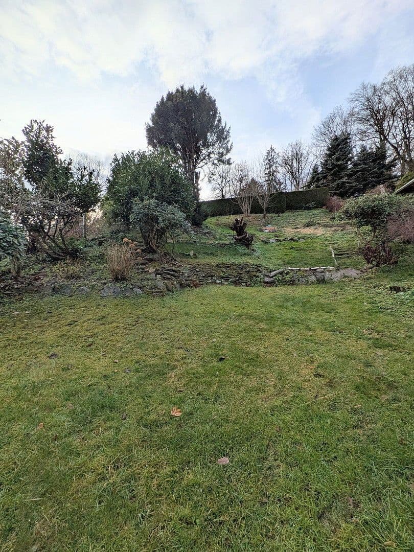 Predaj domu 261 m², pozemek 700 m², Oberfrohnaer Str. 135, Chemnitz, Sasko Predaj domu 261 m², pozemek 700 m², Oberfrohnaer Str. 135, Chemnitz, Sasko