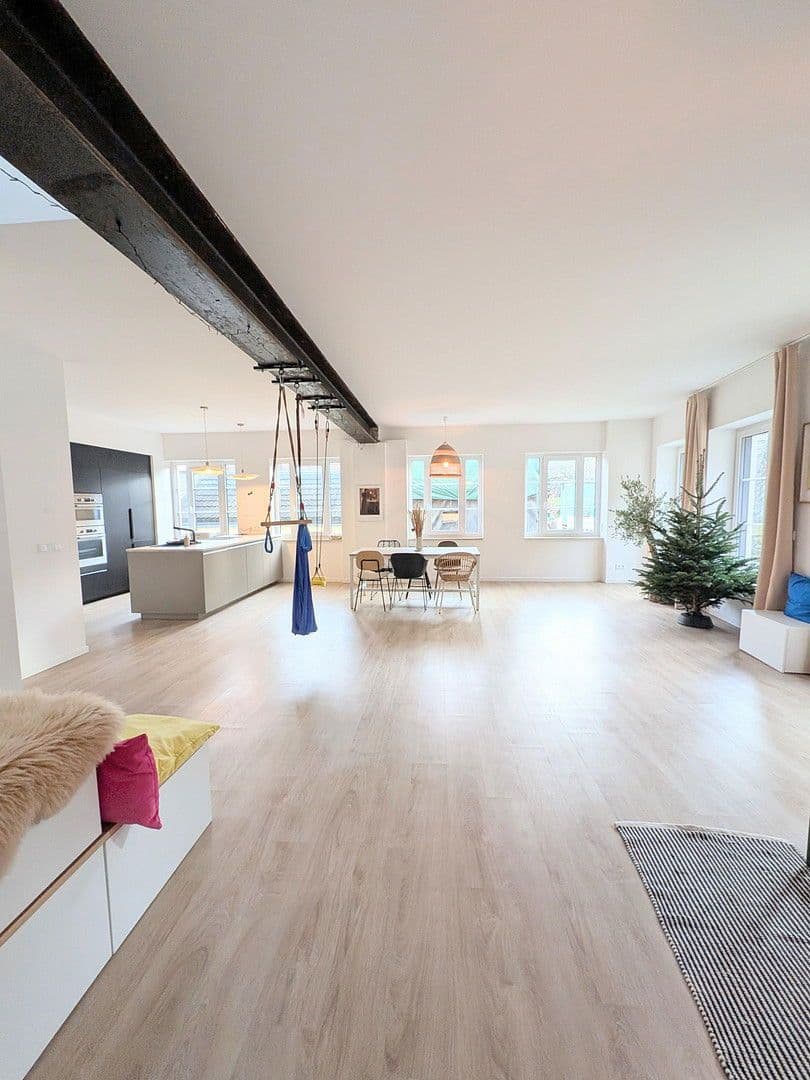 Predaj domu 261 m², pozemek 700 m², Oberfrohnaer Str. 135, Chemnitz, Sasko Predaj domu 261 m², pozemek 700 m², Oberfrohnaer Str. 135, Chemnitz, Sasko