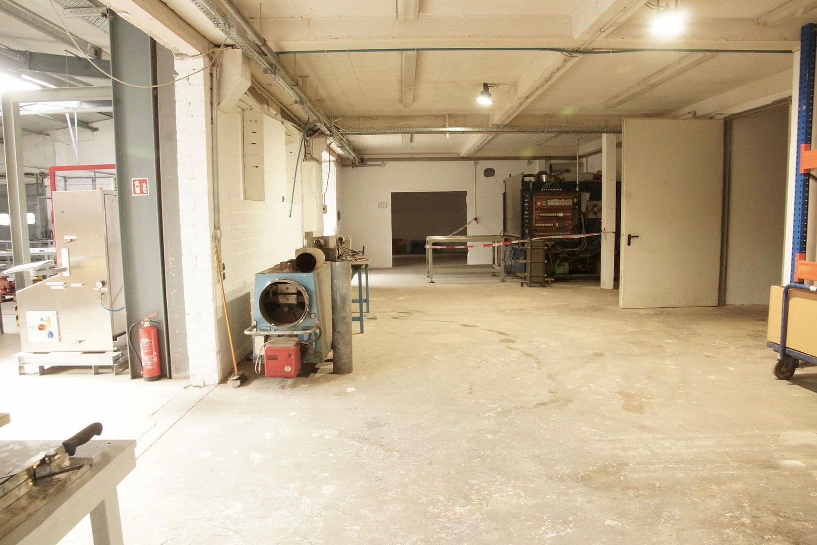 Prenájom nebytového priestoru 919 m², Hafelsstraße 205 / Ennsstraße 21, Krefeld, Severné Porýnie - Westfálsko Prenájom nebytového priestoru 919 m², Hafelsstraße 205 / Ennsstraße 21, Krefeld, Severné Porýnie - Westfálsko