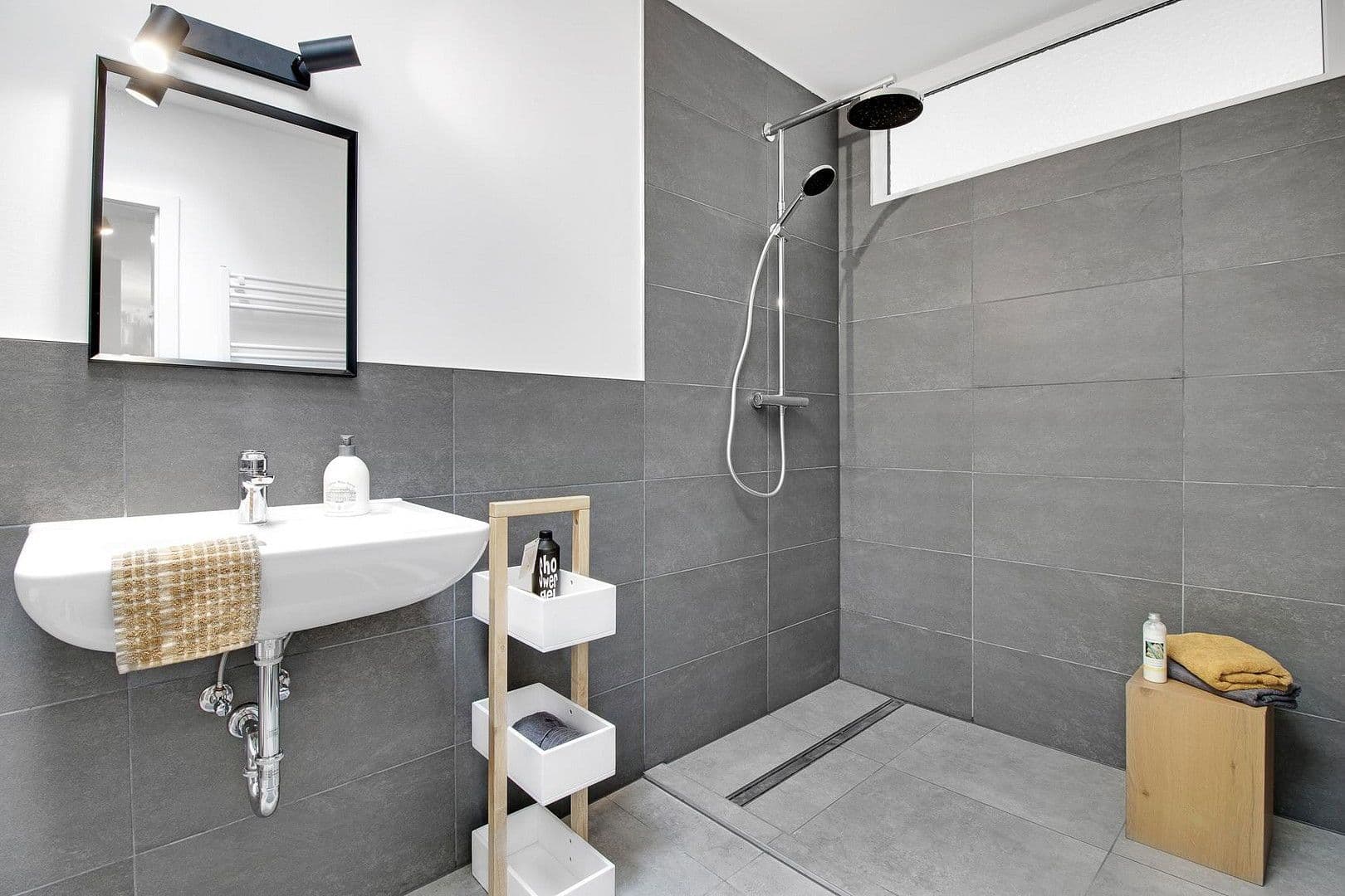 Prenájom bytu 3-izbový 73 m², Linner Straße 31, Krefeld, Severné Porýnie - Westfálsko Prenájom bytu 3-izbový 73 m², Linner Straße 31, Krefeld, Severné Porýnie - Westfálsko