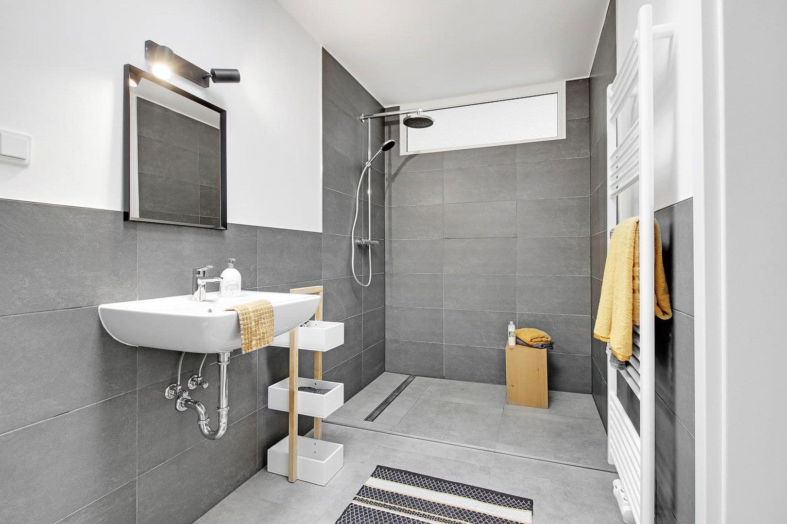 Prenájom bytu 3-izbový 73 m², Linner Straße 31, Krefeld, Severné Porýnie - Westfálsko Prenájom bytu 3-izbový 73 m², Linner Straße 31, Krefeld, Severné Porýnie - Westfálsko