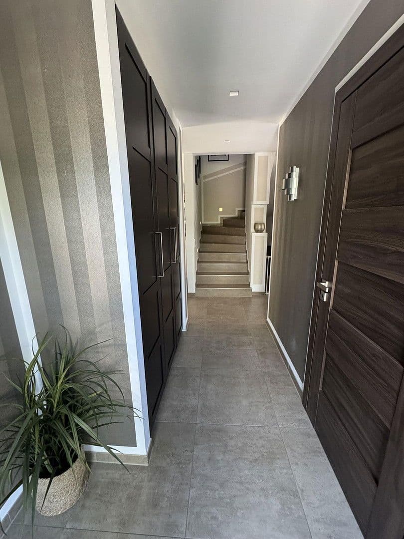 Predaj domu 240 m², pozemek 480 m², Rösrath, Severné Porýnie - Westfálsko Predaj domu 240 m², pozemek 480 m², Rösrath, Severné Porýnie - Westfálsko