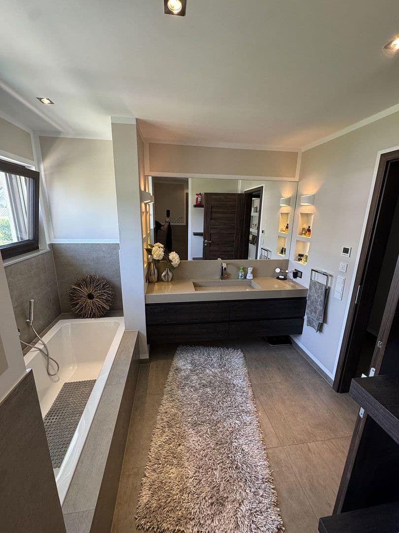 Predaj domu 240 m², pozemek 480 m², Rösrath, Severné Porýnie - Westfálsko Predaj domu 240 m², pozemek 480 m², Rösrath, Severné Porýnie - Westfálsko