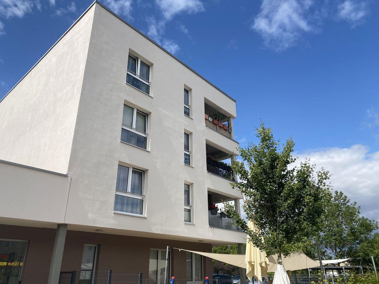 Prenájom bytu 2-izbový 93 m², Ernst Haeckel Straße 17-18, Erfurt, Durínsko Prenájom bytu 2-izbový 93 m², Ernst Haeckel Straße 17-18, Erfurt, Durínsko