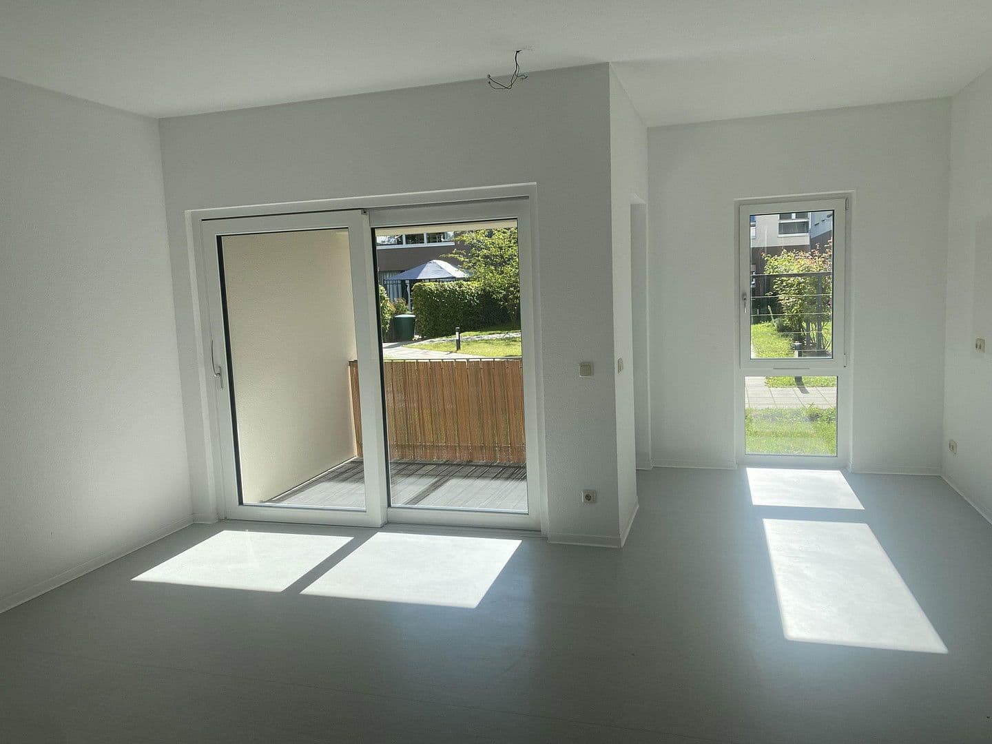 Prenájom bytu 2-izbový 93 m², Ernst Haeckel Straße 17-18, Erfurt, Durínsko Prenájom bytu 2-izbový 93 m², Ernst Haeckel Straße 17-18, Erfurt, Durínsko