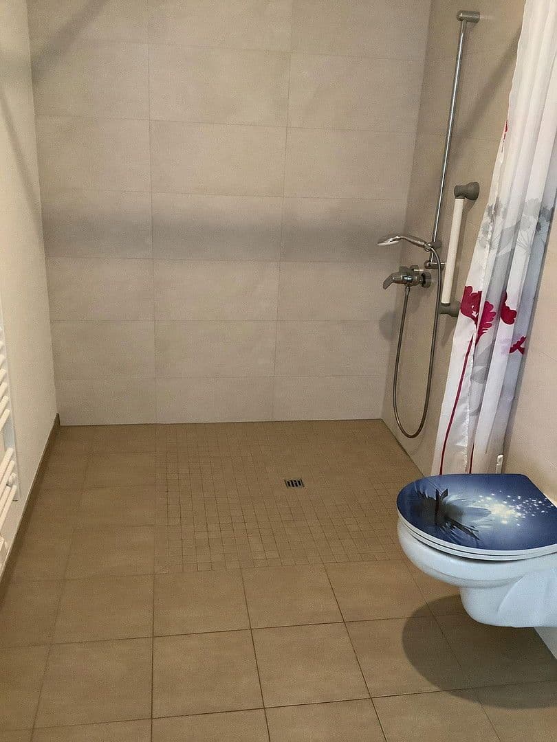 Prenájom bytu 2-izbový 93 m², Ernst Haeckel Straße 17-18, Erfurt, Durínsko Prenájom bytu 2-izbový 93 m², Ernst Haeckel Straße 17-18, Erfurt, Durínsko