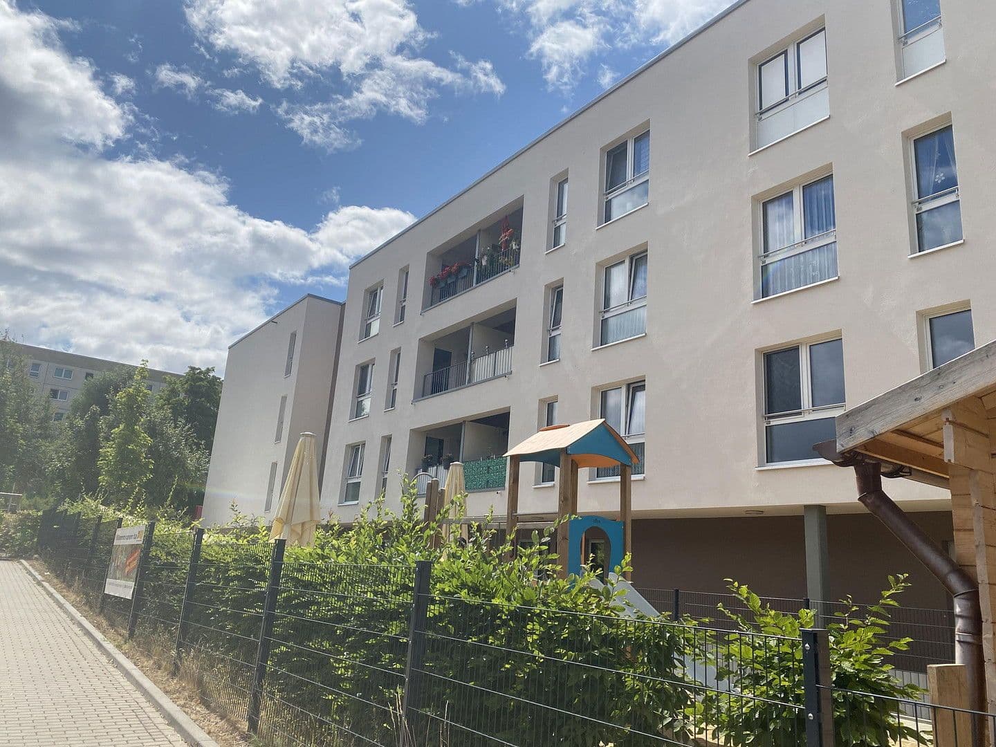 Prenájom bytu 2-izbový 93 m², Ernst Haeckel Straße 17-18, Erfurt, Durínsko Prenájom bytu 2-izbový 93 m², Ernst Haeckel Straße 17-18, Erfurt, Durínsko