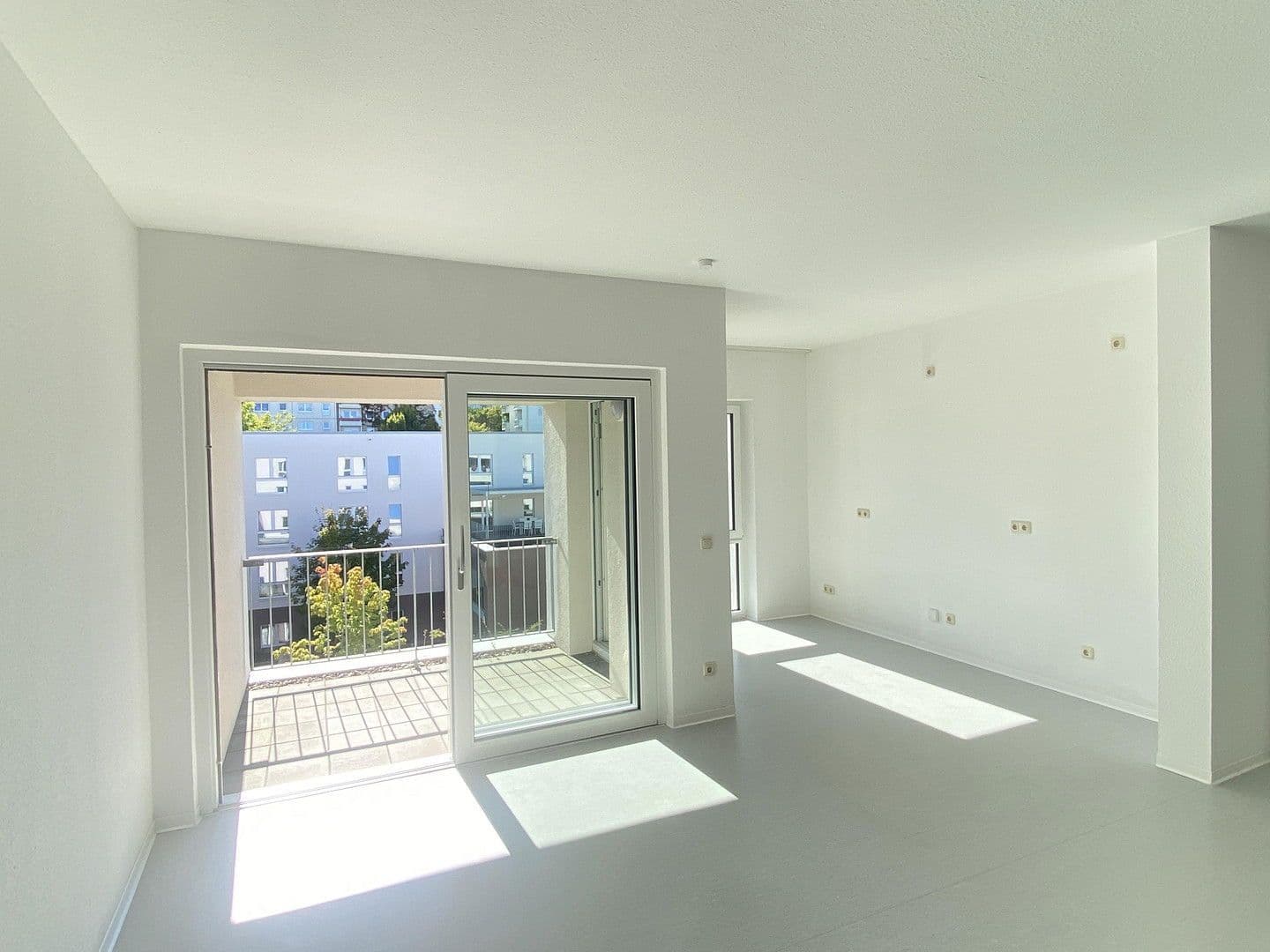 Prenájom bytu 2-izbový 93 m², Ernst Haeckel Straße 17-18, Erfurt, Durínsko Prenájom bytu 2-izbový 93 m², Ernst Haeckel Straße 17-18, Erfurt, Durínsko