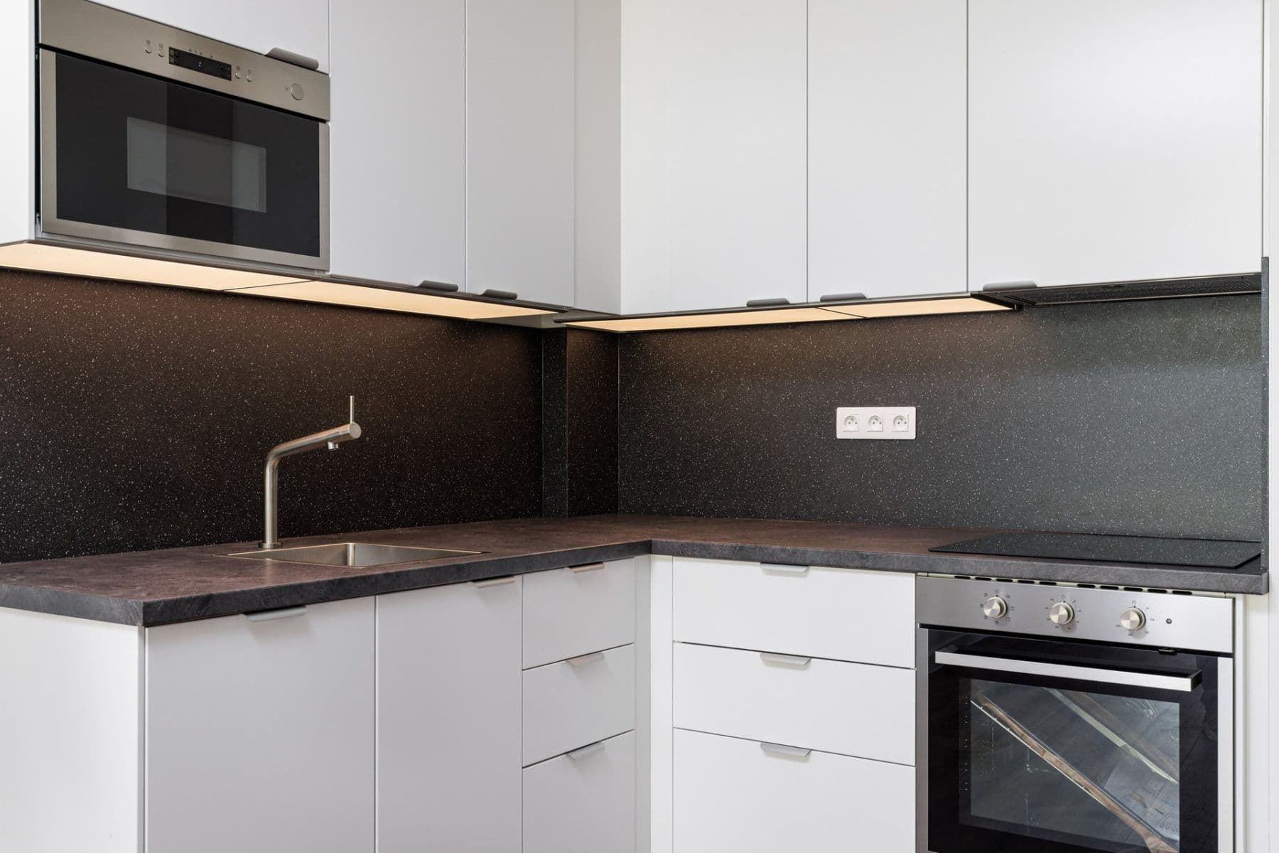 Prenájom bytu 2-izbový 50 m², V domově, Praha, Praha Prenájom bytu 2-izbový 50 m², V domově, Praha, Praha