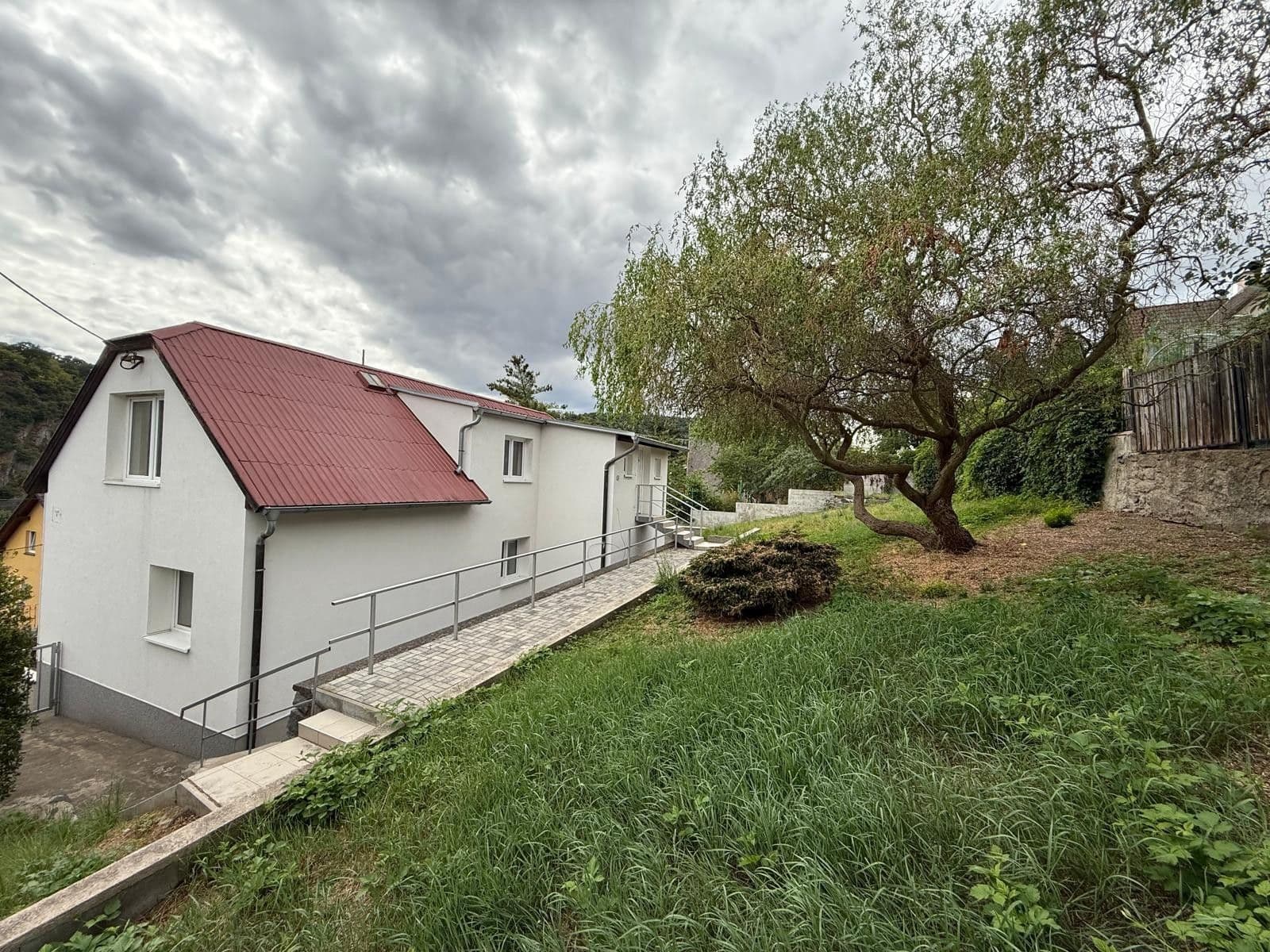 Predaj domu 300 m², pozemek 902 m², Na Ovčičkách, Hradištko, Středočeský kraj Predaj domu 300 m², pozemek 902 m², Na Ovčičkách, Hradištko, Středočeský kraj