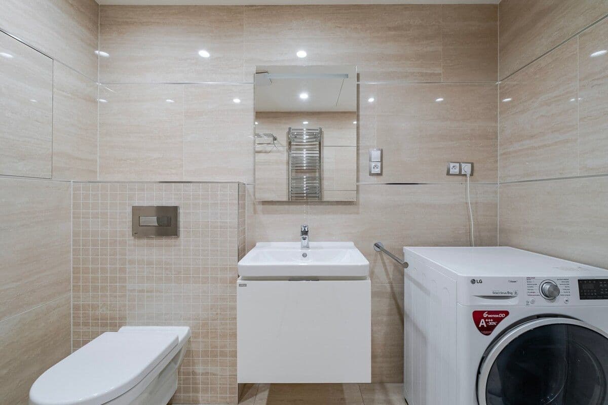 Prenájom bytu 35 m², Olšanská e, Praha, Praha Prenájom bytu 35 m², Olšanská e, Praha, Praha