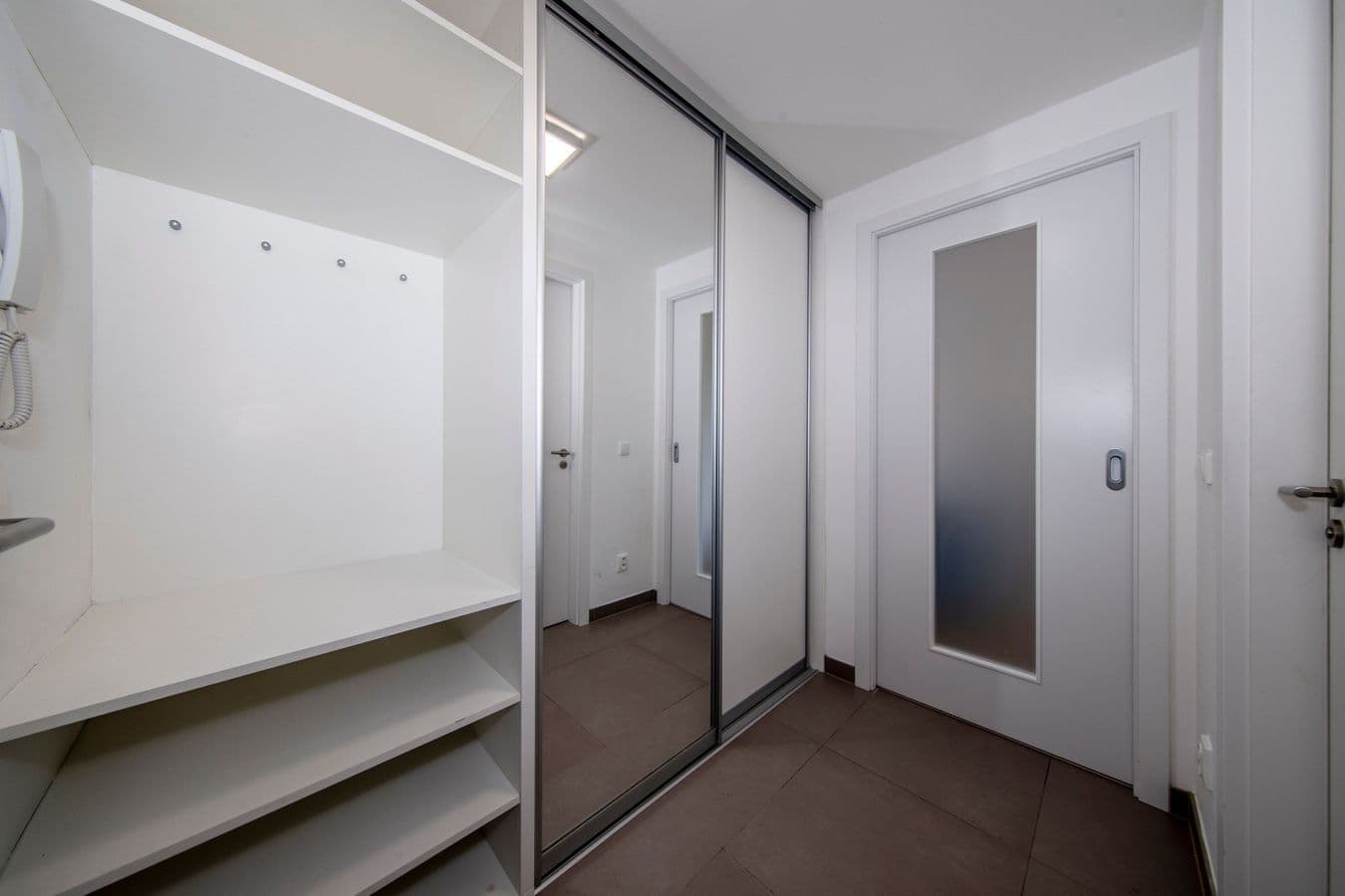 Prenájom bytu 2-izbový 47 m², Hartigova, Praha, Praha Prenájom bytu 2-izbový 47 m², Hartigova, Praha, Praha