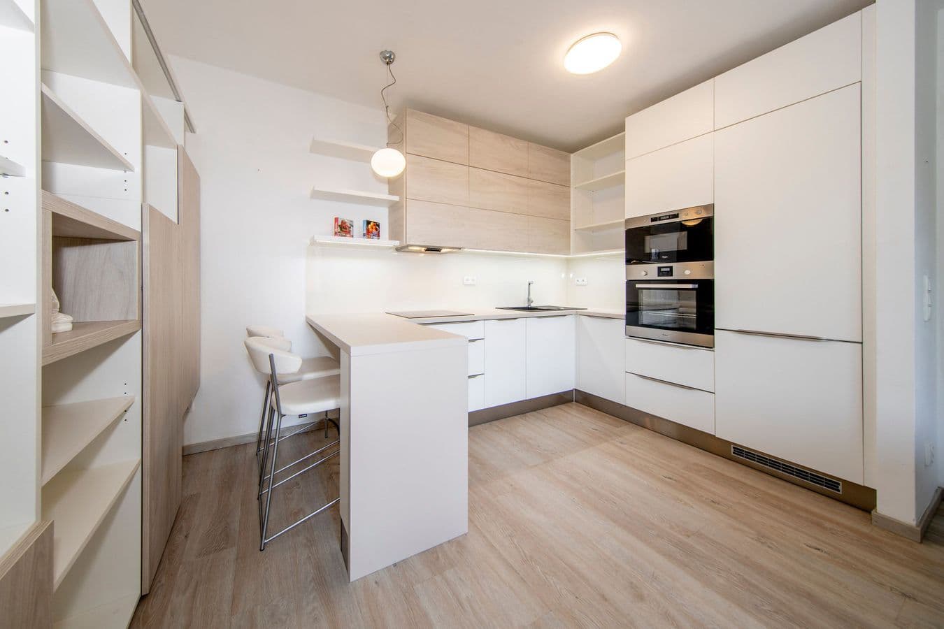 Prenájom bytu 2-izbový 47 m², Hartigova, Praha, Praha Prenájom bytu 2-izbový 47 m², Hartigova, Praha, Praha