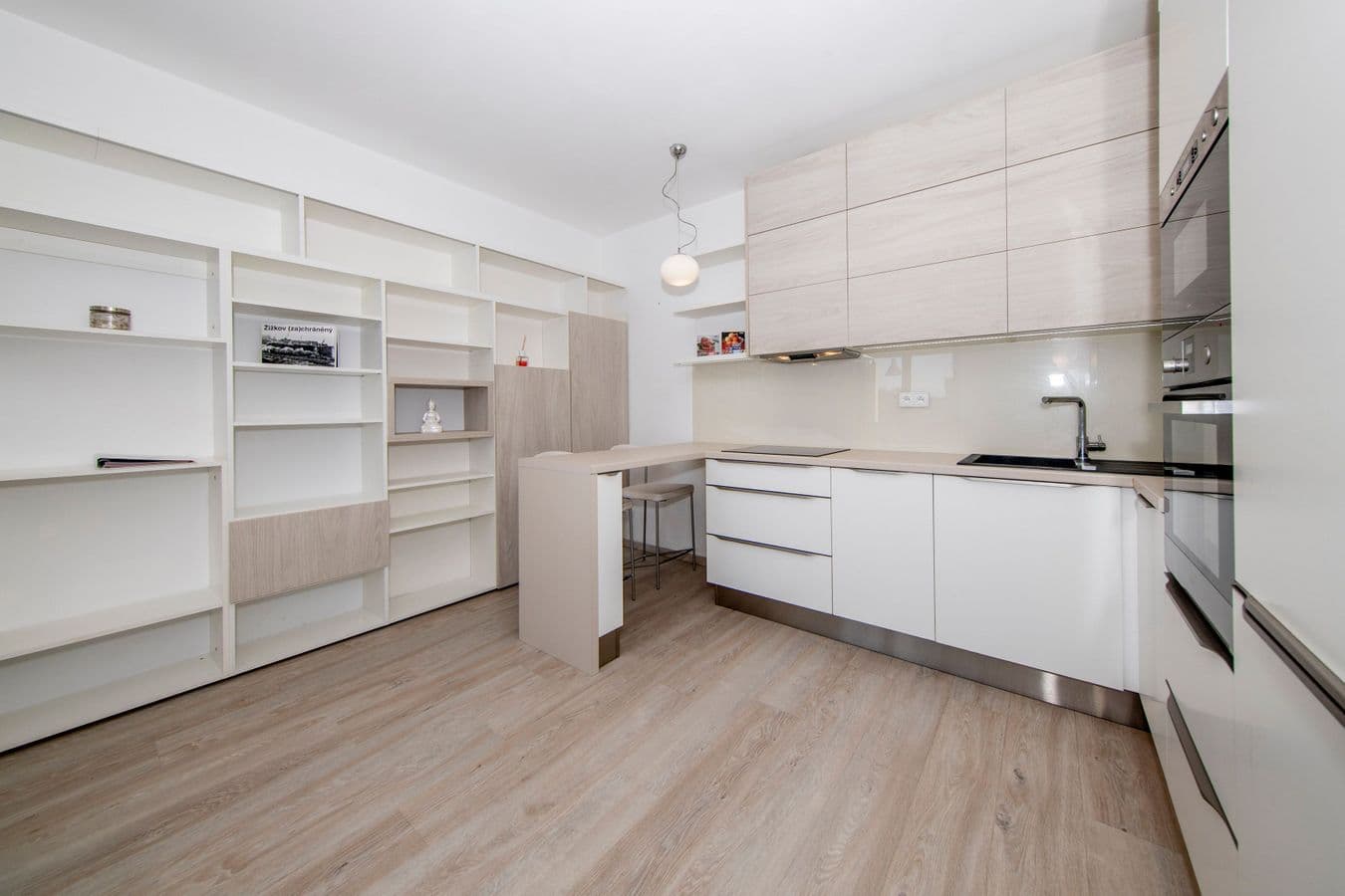 Prenájom bytu 2-izbový 47 m², Hartigova, Praha, Praha Prenájom bytu 2-izbový 47 m², Hartigova, Praha, Praha