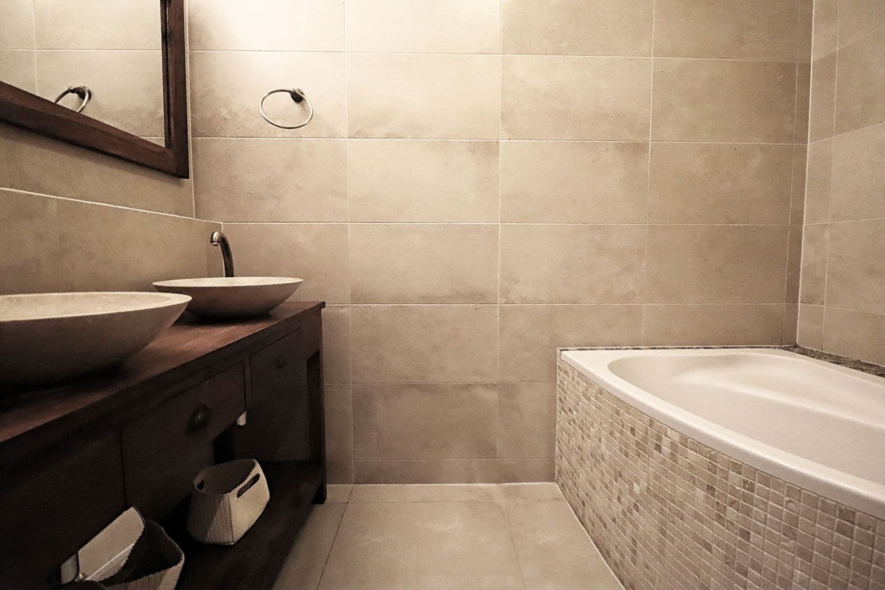 Prenájom bytu 3-izbový 80 m², Pernerova, Praha, Praha Prenájom bytu 3-izbový 80 m², Pernerova, Praha, Praha