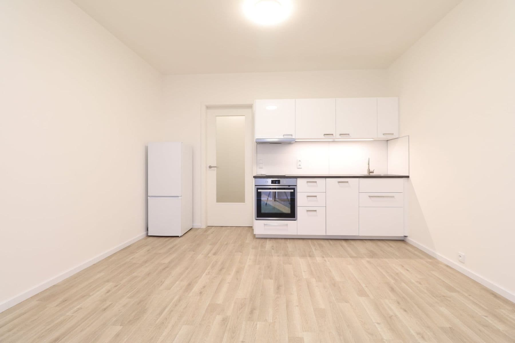 Prenájom bytu 1-izbový 25 m², Novovysočanská, Praha, Praha Prenájom bytu 1-izbový 25 m², Novovysočanská, Praha, Praha